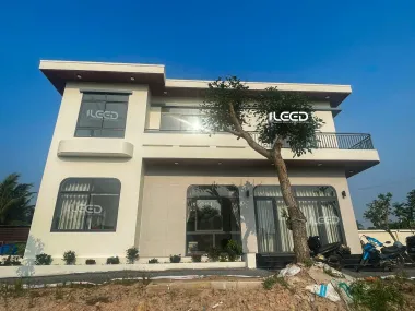 Cửa nhôm kính biệt thự sân vườn